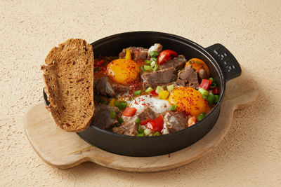 Sahanda Kavurmalı Yumurta